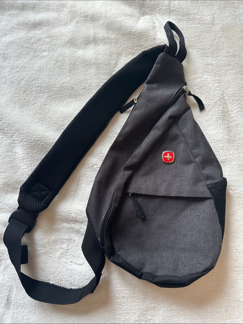 SWISS GEAR Gray Sling Crossbody Bag, Compact Everyday Quality Trusted Brand EUC